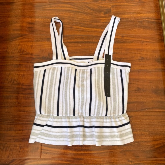Banana Republic Tops - NWT beautiful banana republic top 
Size S